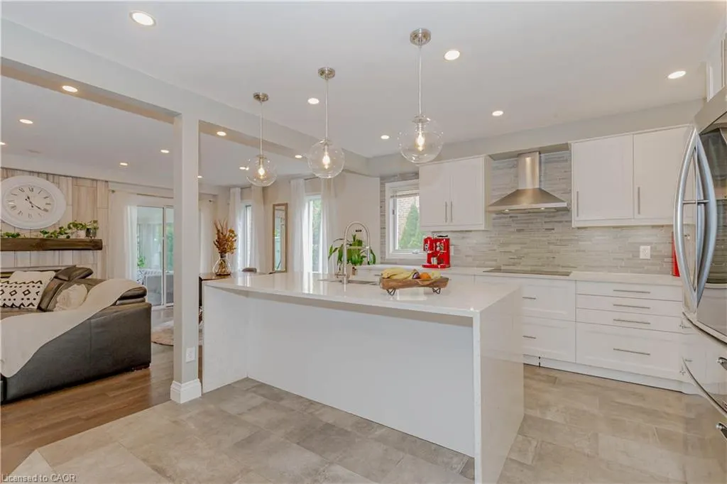 33 Strathroy Crescent