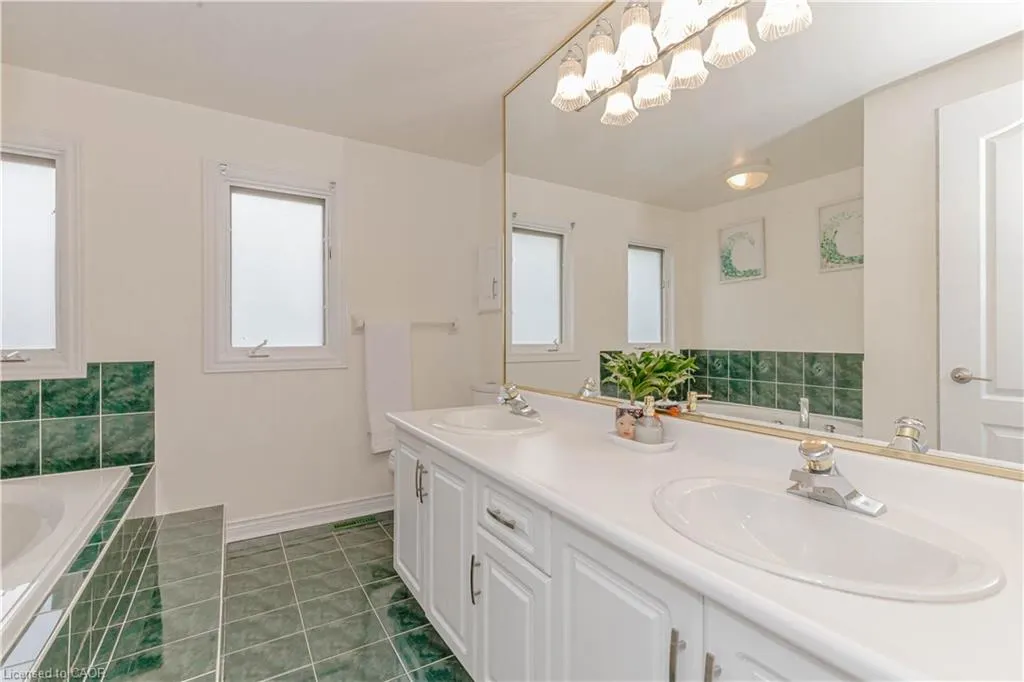 33 Strathroy Crescent