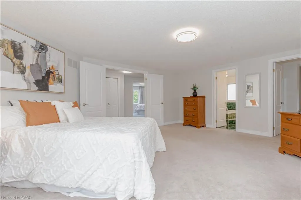 33 Strathroy Crescent