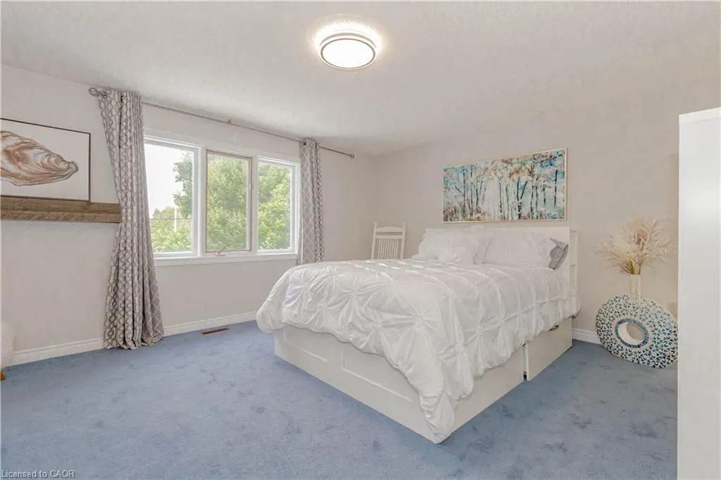33 Strathroy Crescent