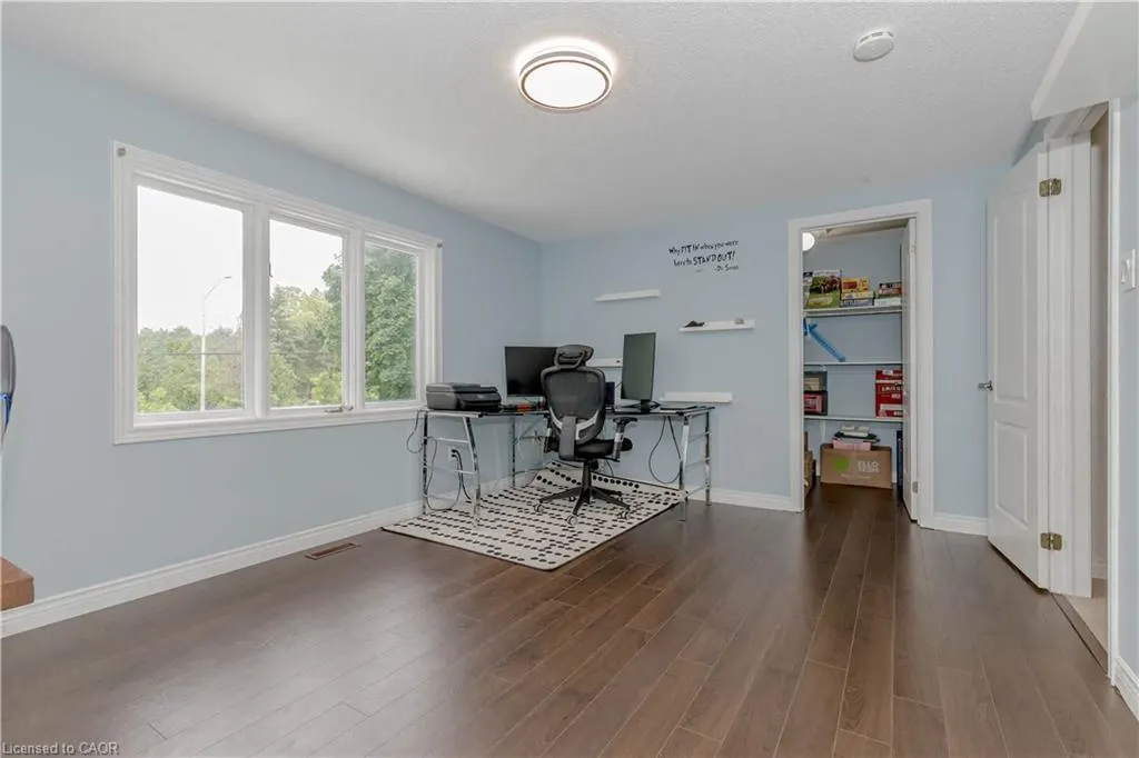 33 Strathroy Crescent