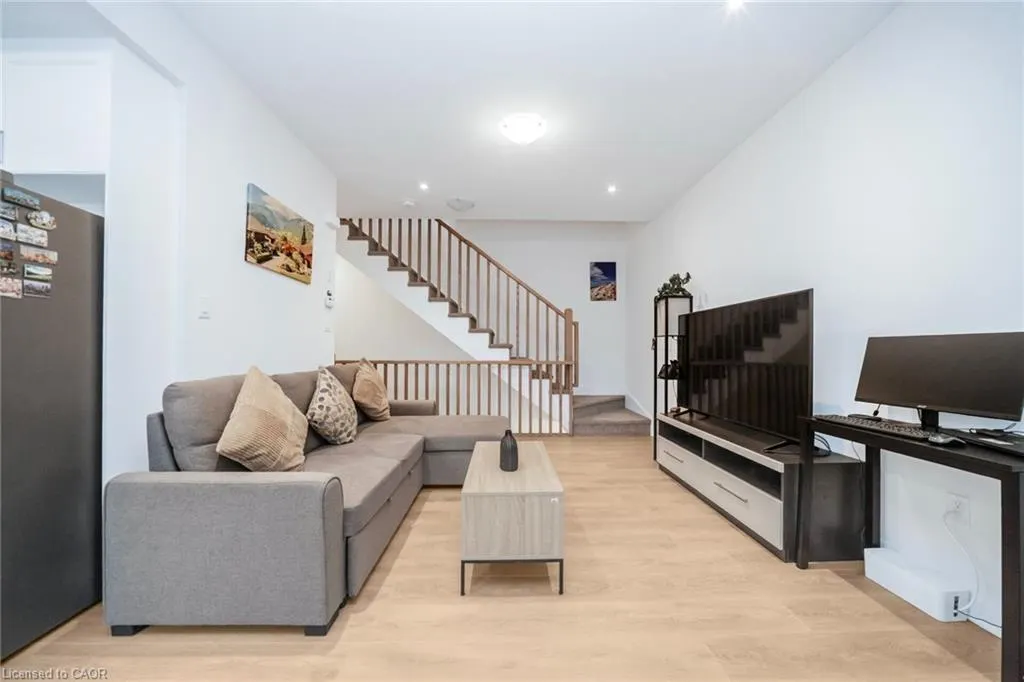 305 Garner Road W, #43