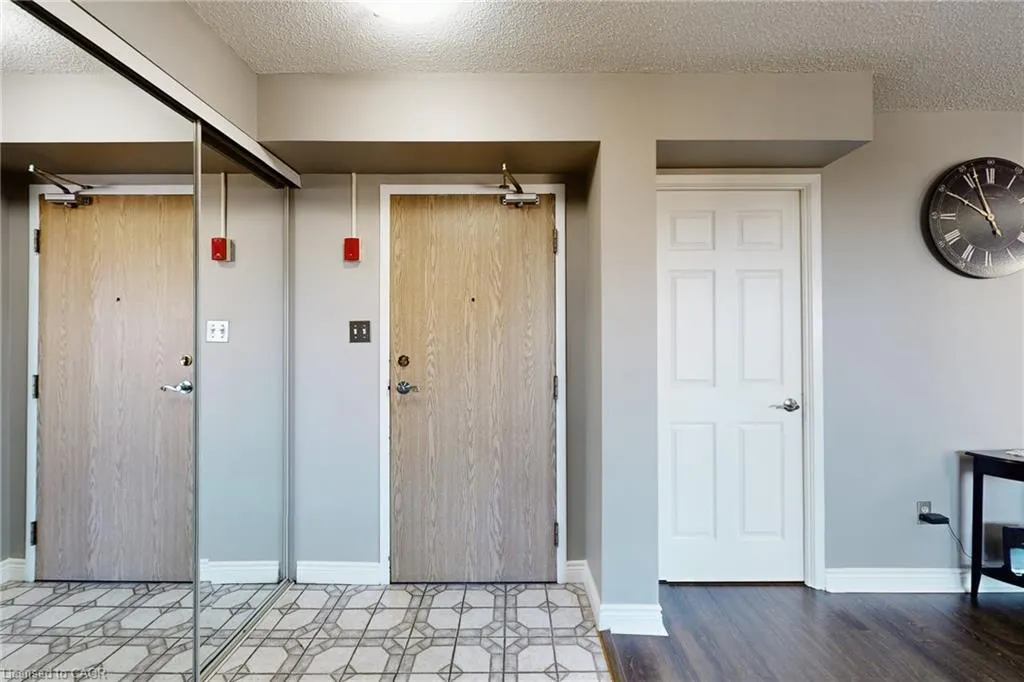 432 Main Street, #1002