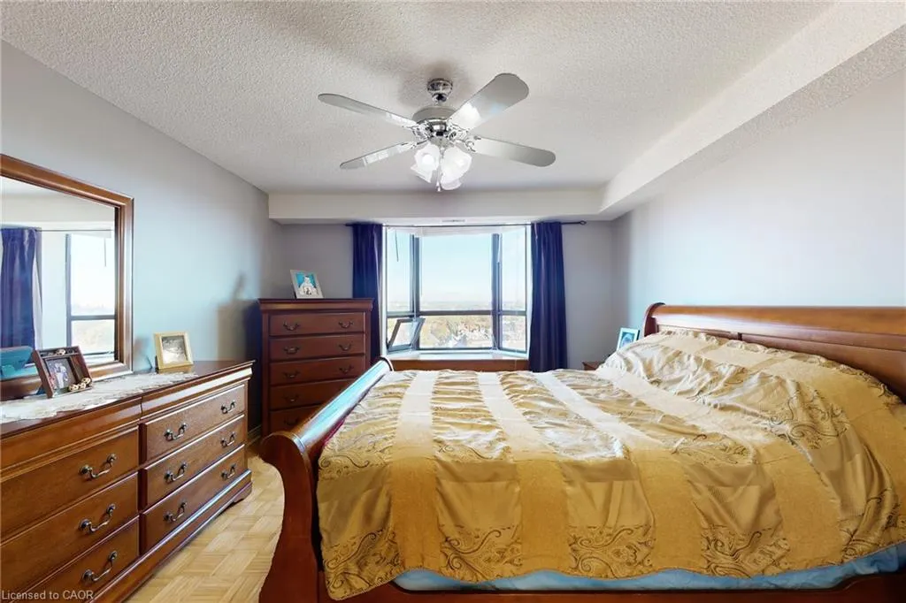 432 Main Street, #1002