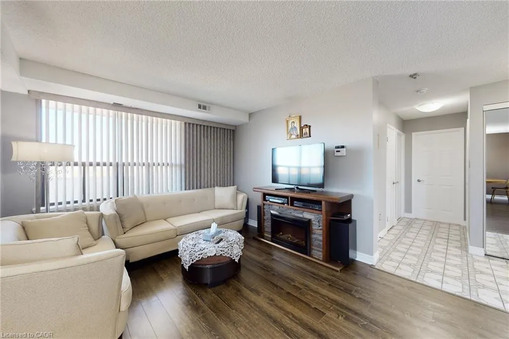 432 Main Street, #1002