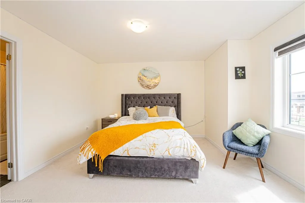 22 Oaktree Drive