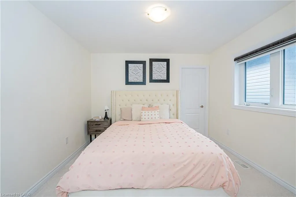22 Oaktree Drive
