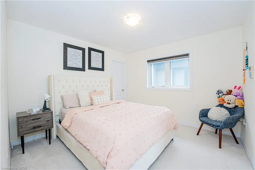 22 Oaktree Drive