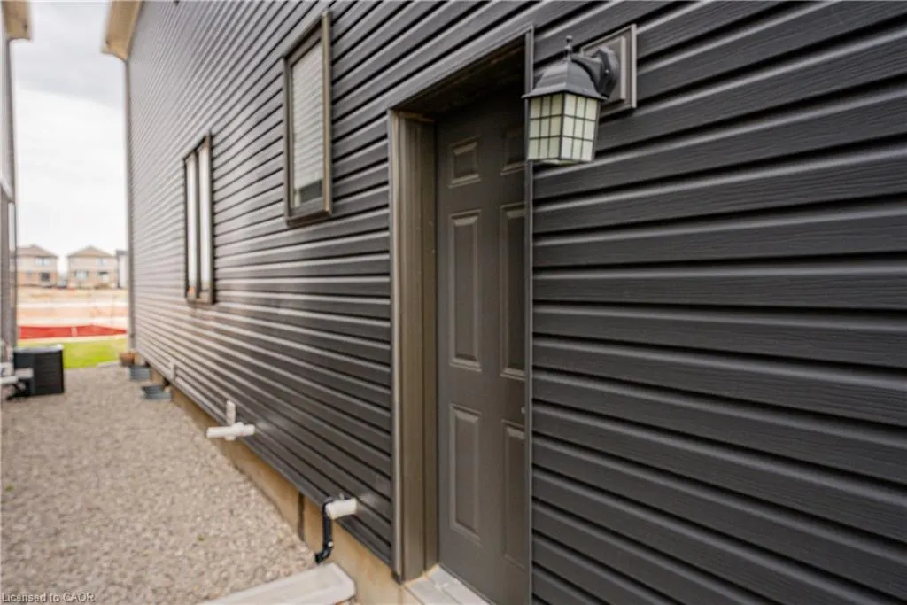 22 Oaktree Drive