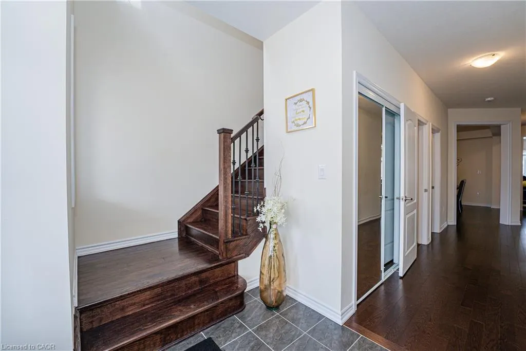 22 Oaktree Drive