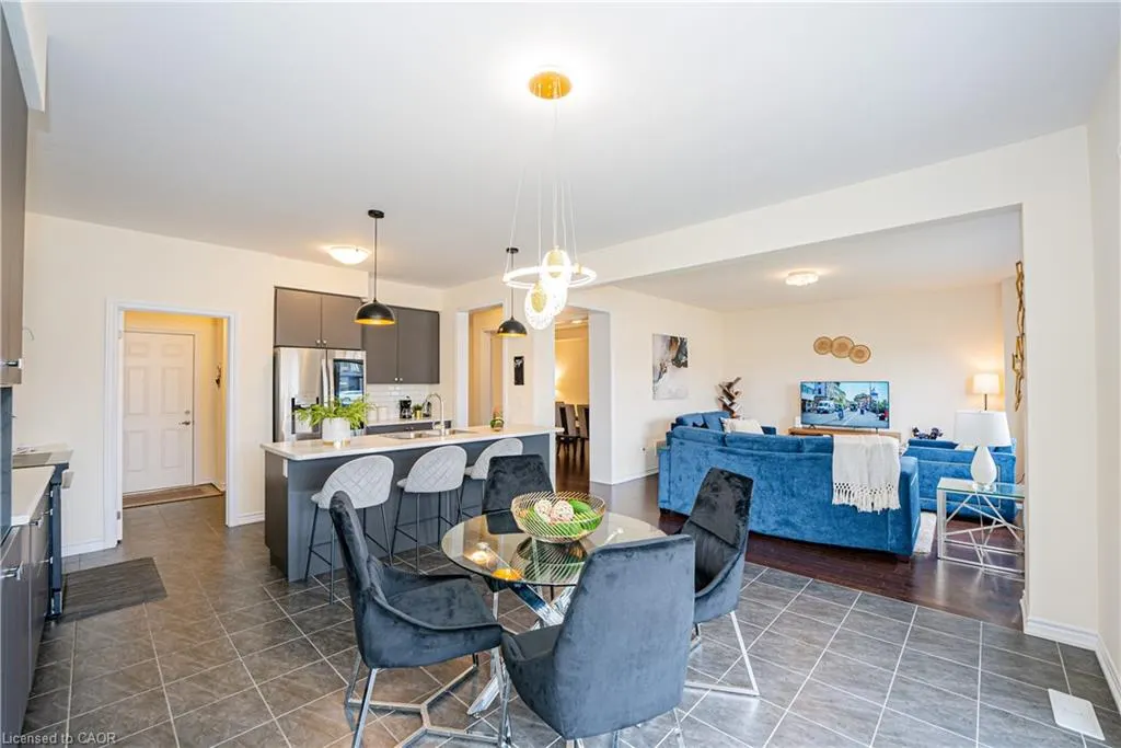 22 Oaktree Drive