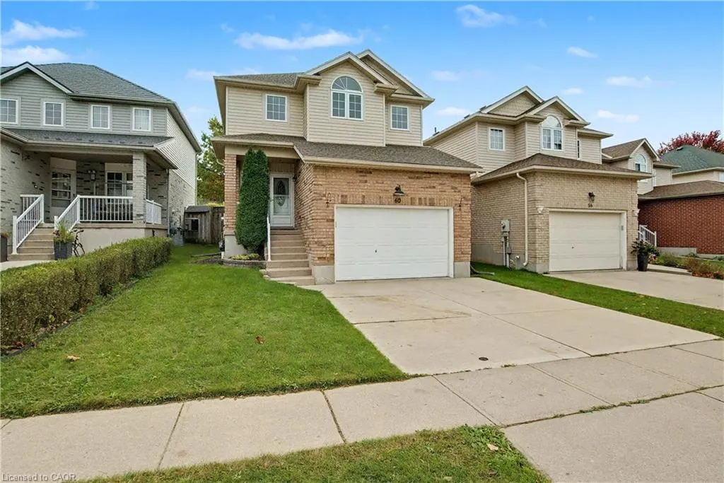 60 Lena Crescent