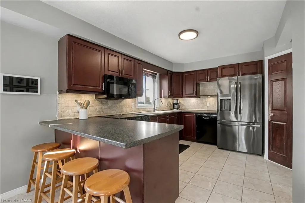 60 Lena Crescent