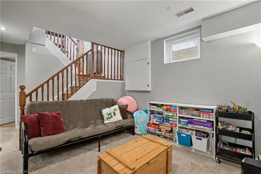 60 Lena Crescent