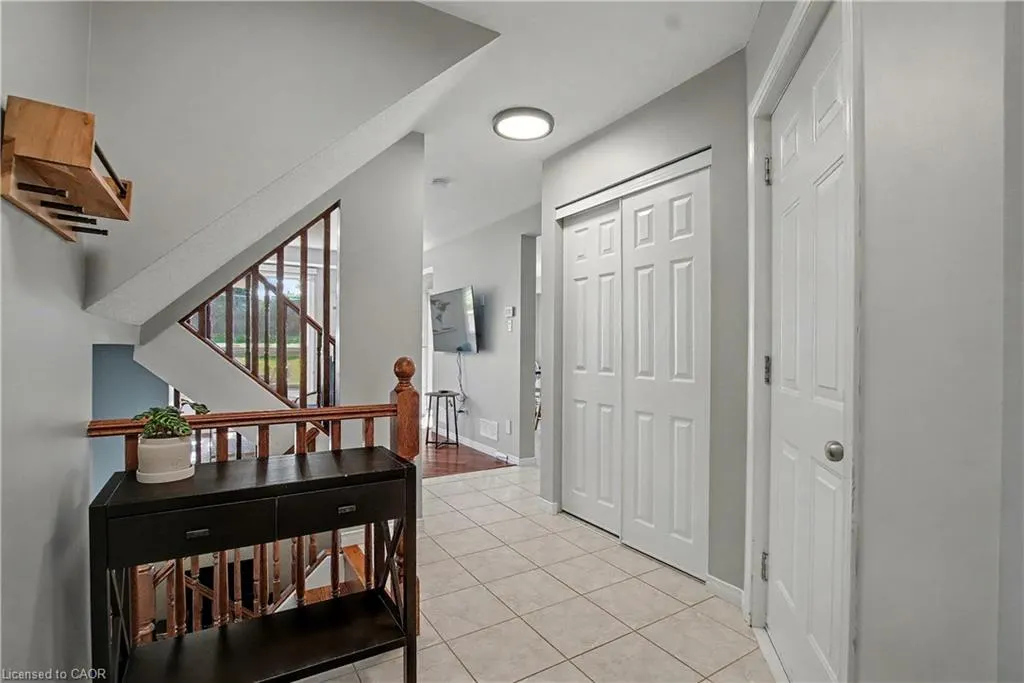 60 Lena Crescent