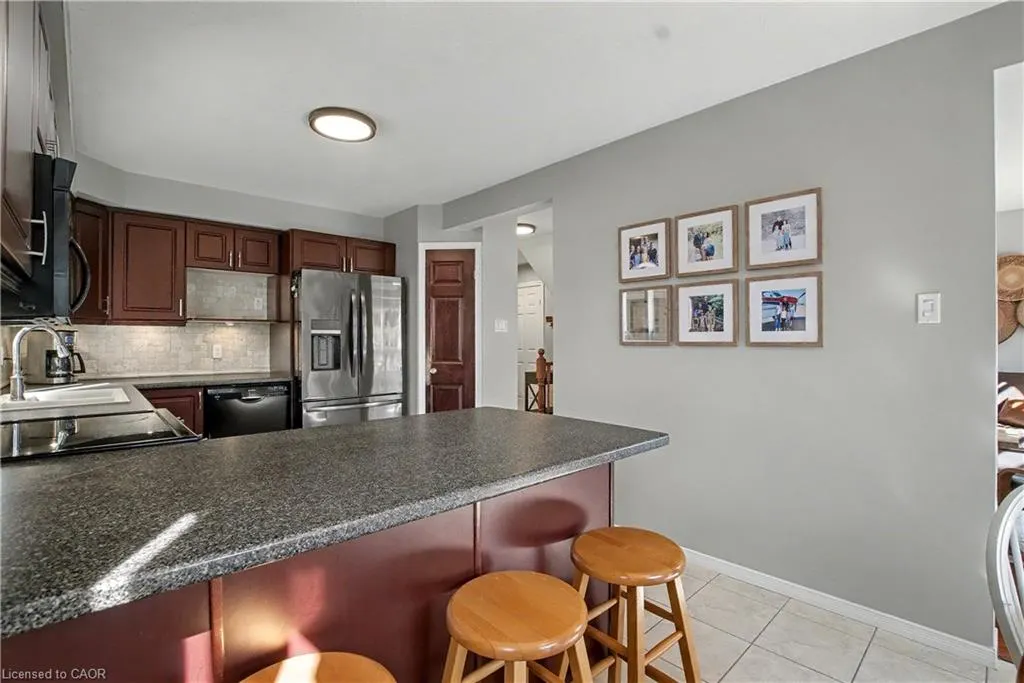 60 Lena Crescent