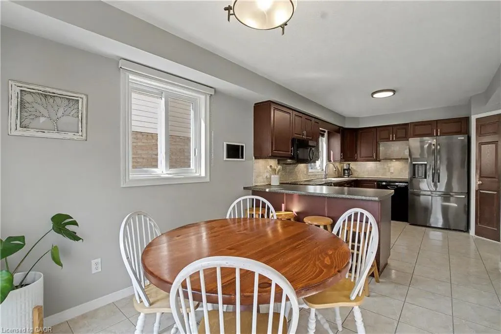 60 Lena Crescent