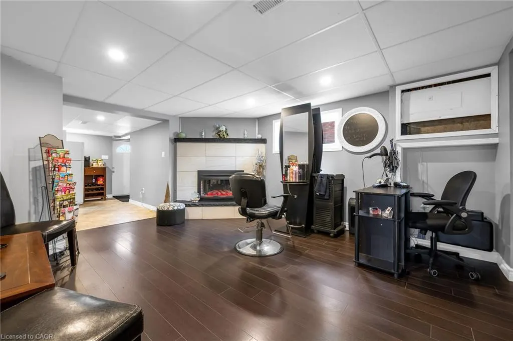 33 Rosedale Avenue