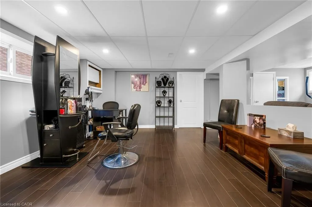 33 Rosedale Avenue