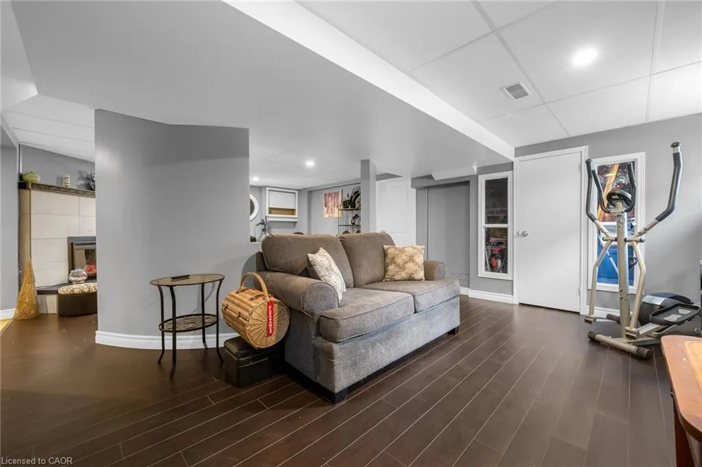 33 Rosedale Avenue