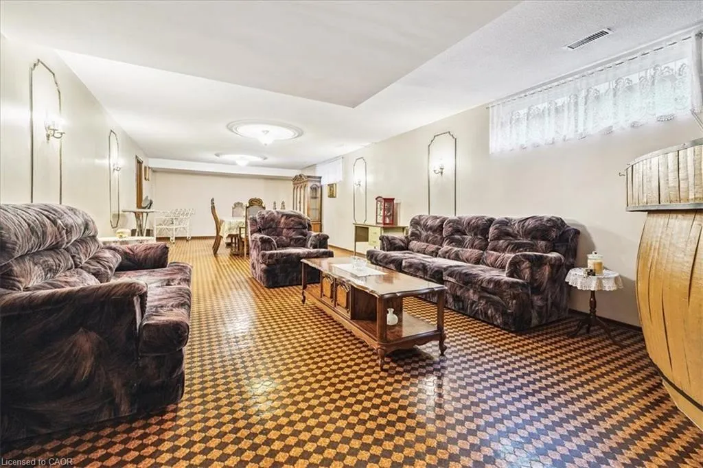 31 Palm Court