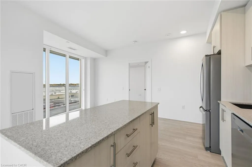 2782 Barton Street E, #507