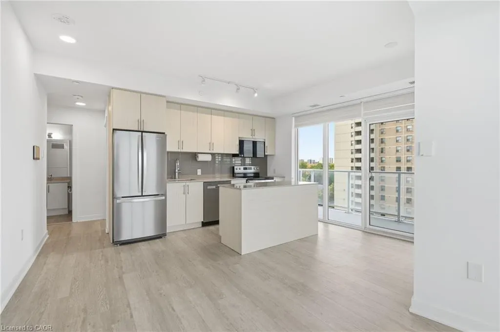 2782 Barton Street E, #507