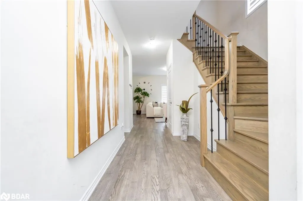 16 Bethune Avenue