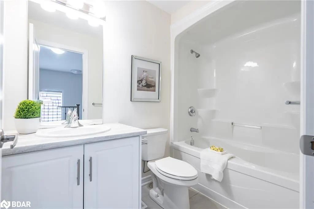 16 Bethune Avenue