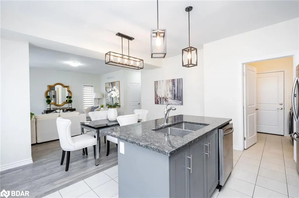 16 Bethune Avenue