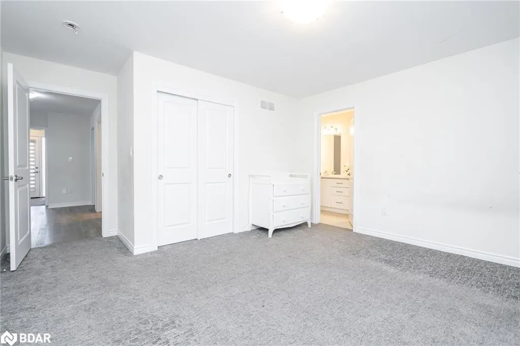 16 Bethune Avenue