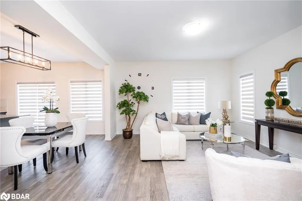 16 Bethune Avenue