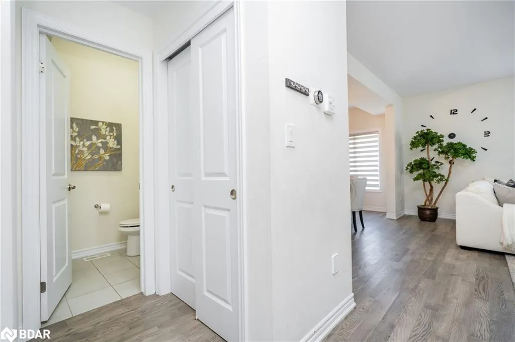 16 Bethune Avenue