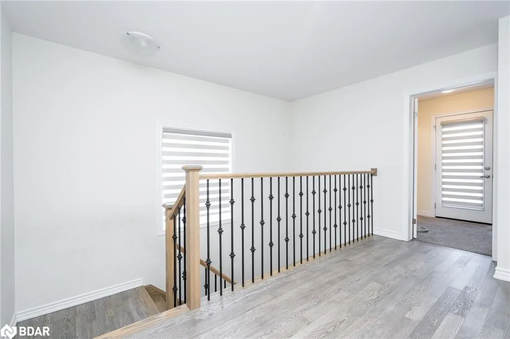 16 Bethune Avenue