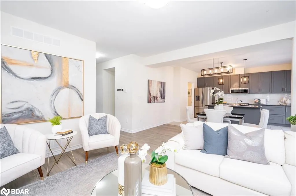 16 Bethune Avenue
