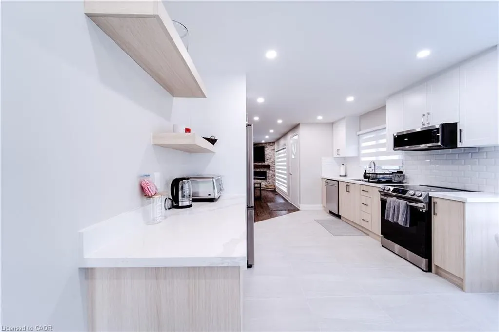 885 Glen Cedar Drive