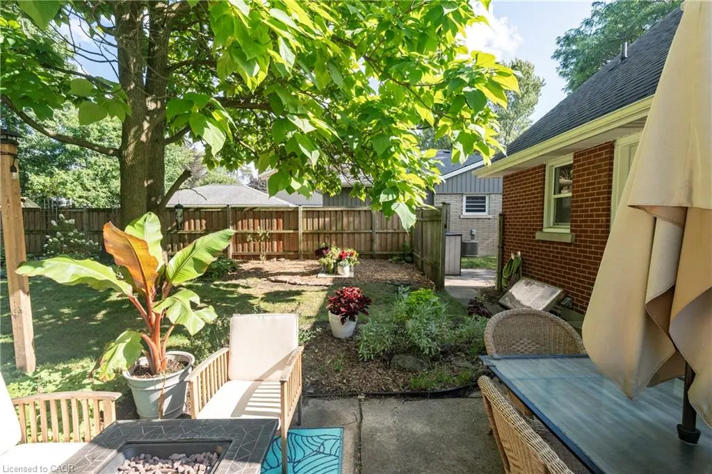 110 Ellis Crescent S