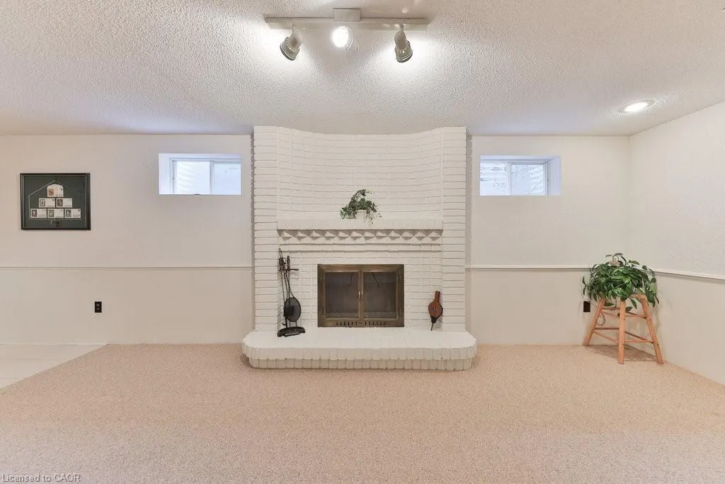 2289 Beejay Court