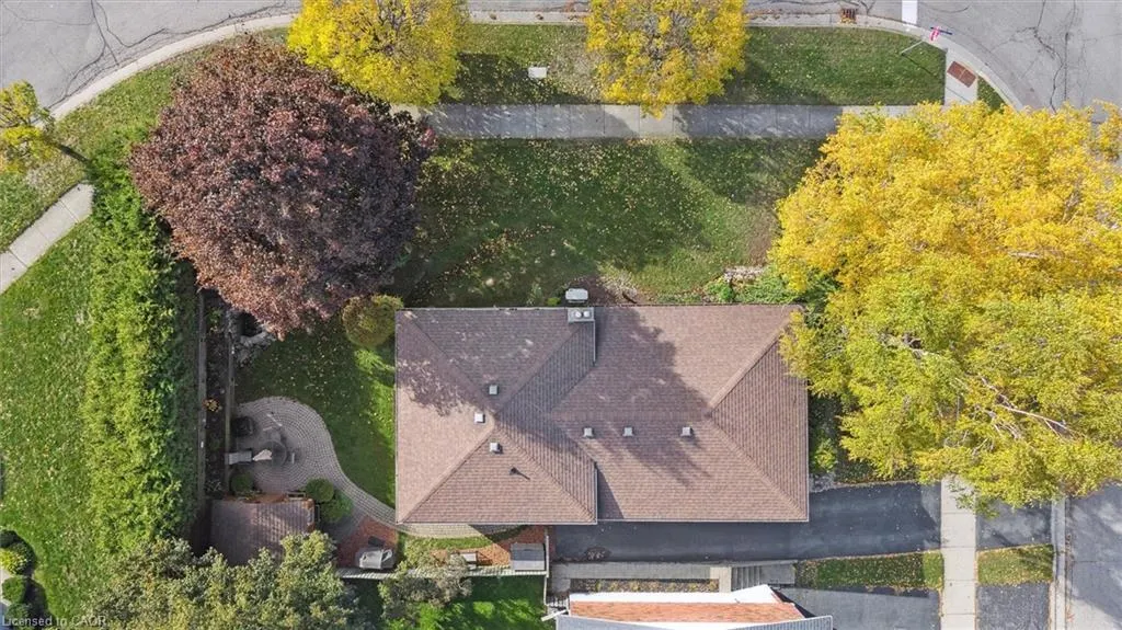61 Sandsprings Crescent