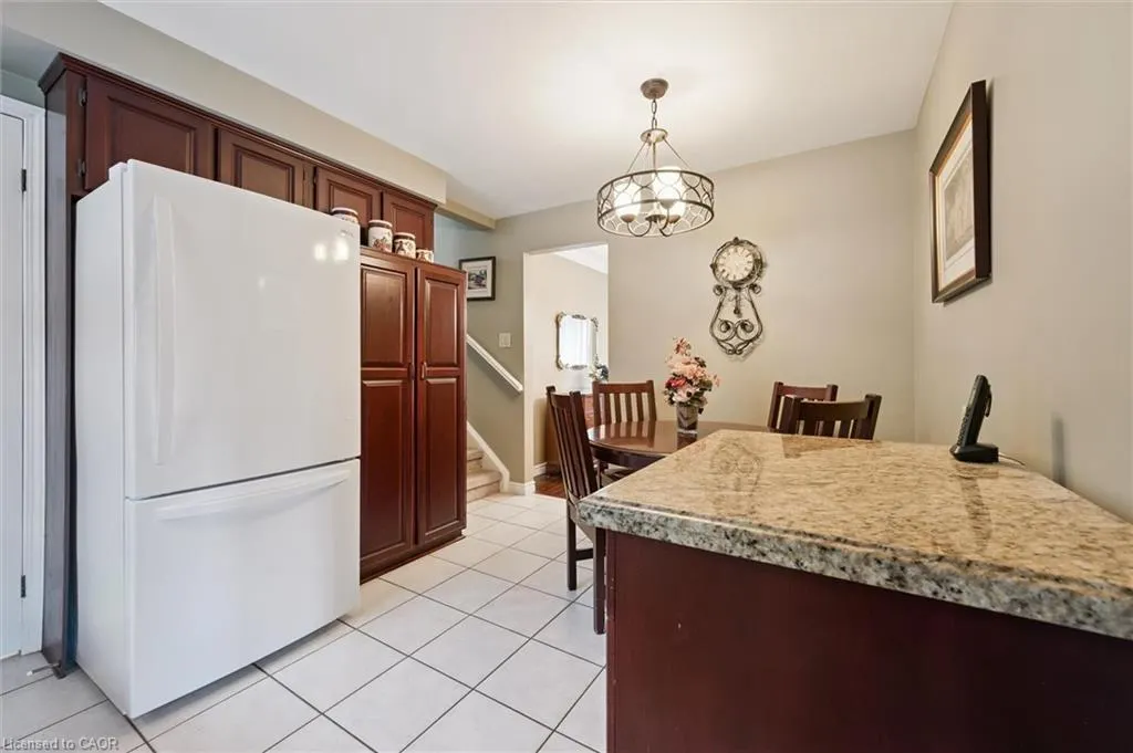 61 Sandsprings Crescent