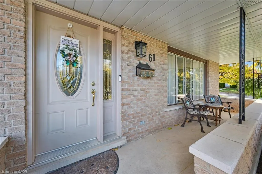61 Sandsprings Crescent