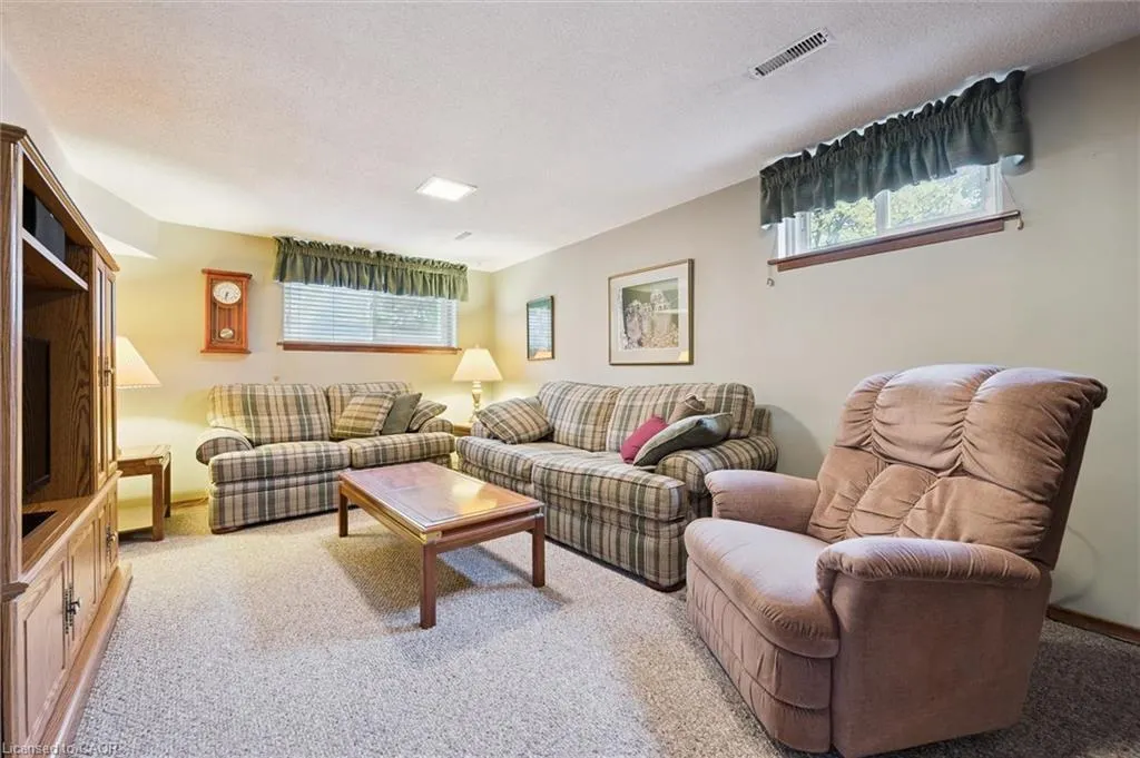 61 Sandsprings Crescent