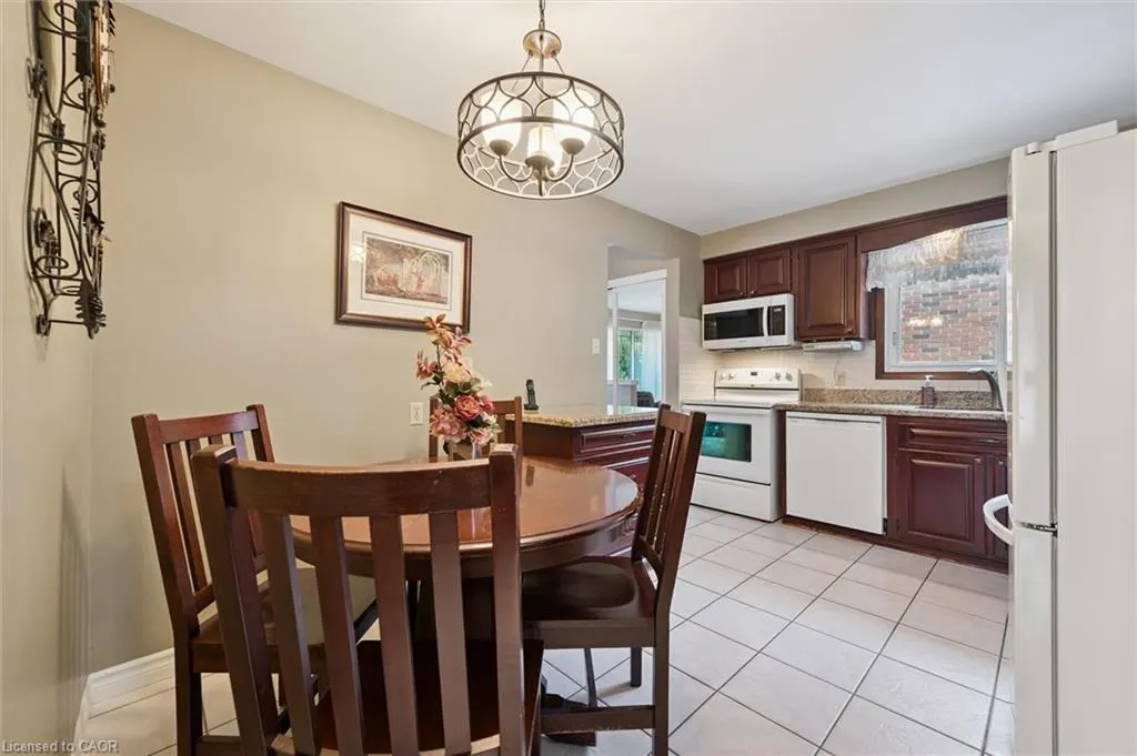 61 Sandsprings Crescent