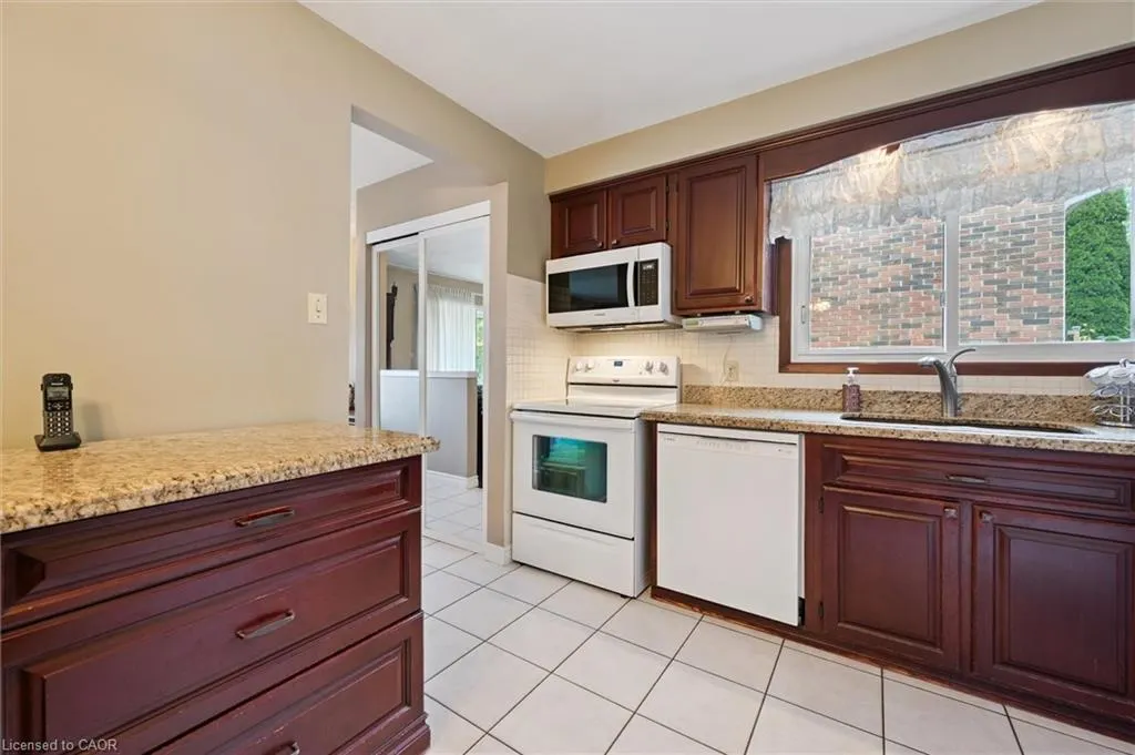 61 Sandsprings Crescent