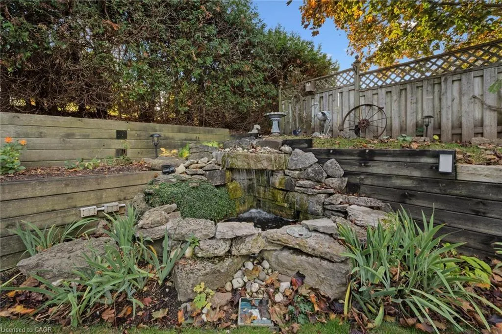 61 Sandsprings Crescent