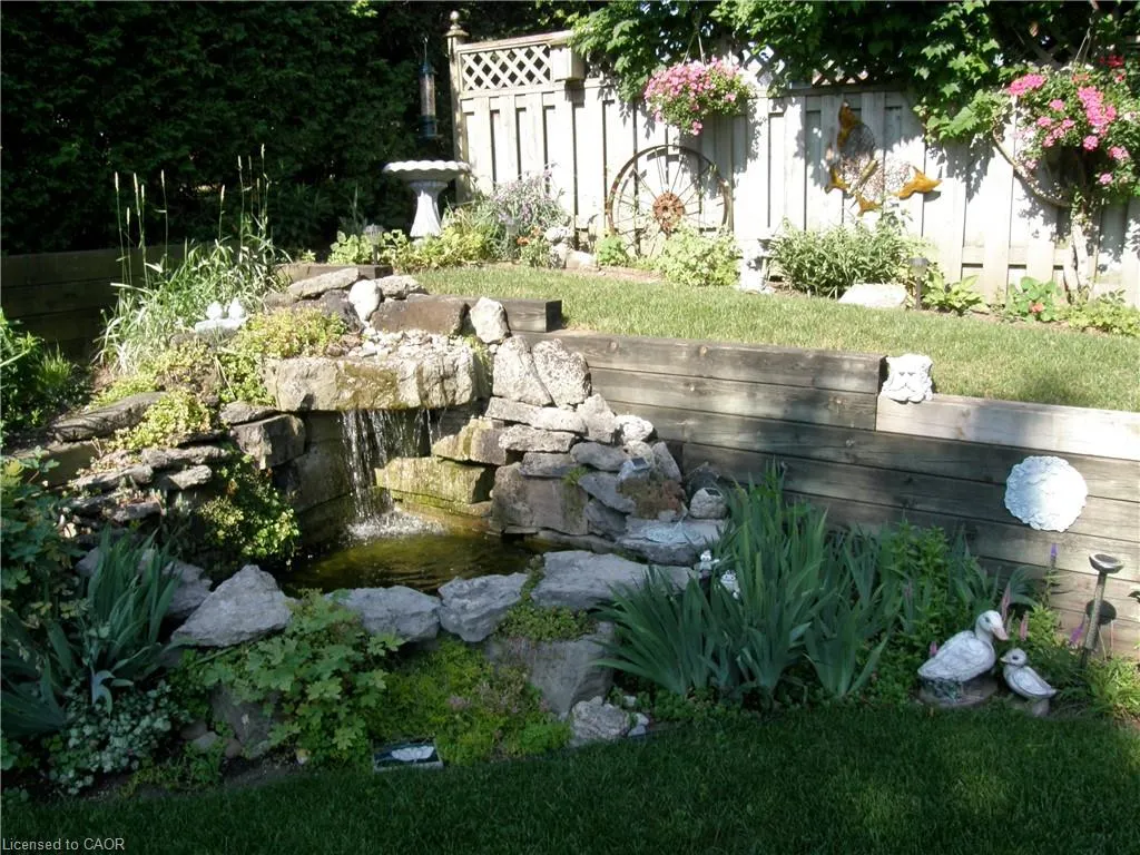 61 Sandsprings Crescent