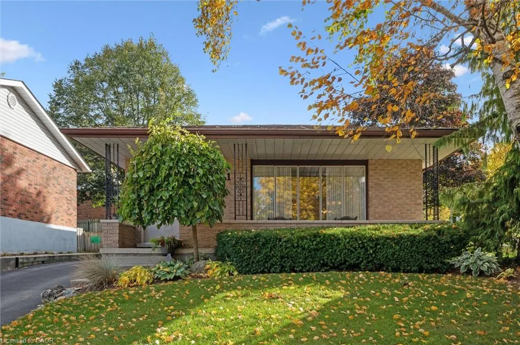 61 Sandsprings Crescent