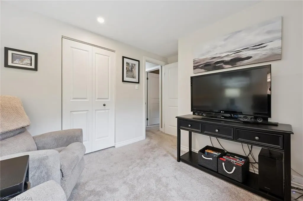 61 Sandsprings Crescent