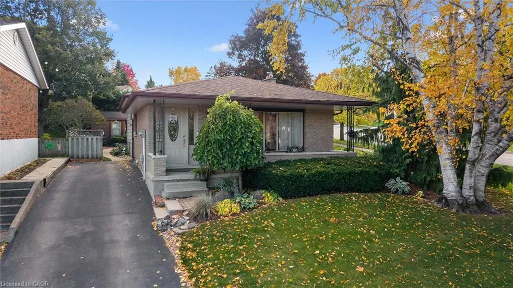 61 Sandsprings Crescent