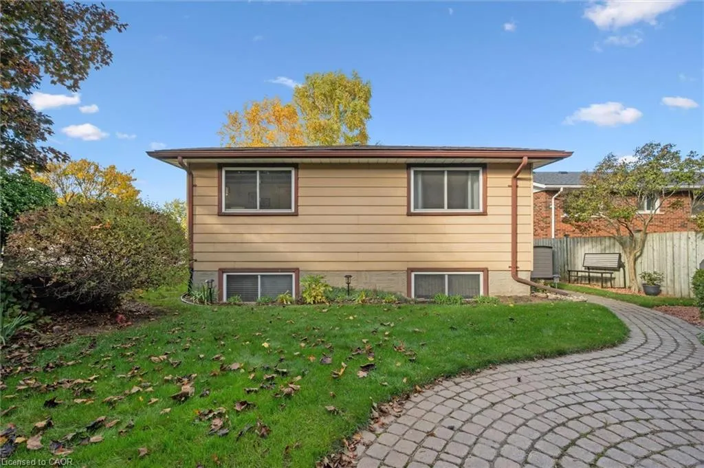 61 Sandsprings Crescent